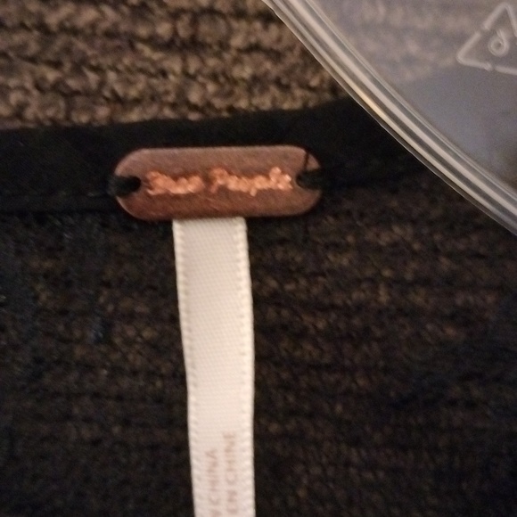 Free People Lace Floral Top. NWT Size Small. Excellent Condition - Picture 13 of 14